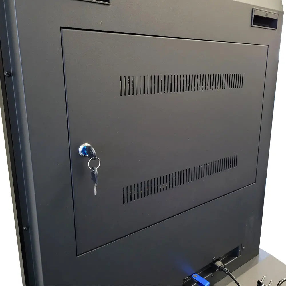 Digitale Werbestele mit Touch-Funktion und Mini PC Multimedia Display GmbH