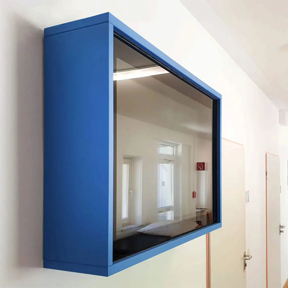 RAL Wunschfarbe für das Brandschutzgehäuse F30 inklusive Rückwand Multimedia Display GmbH